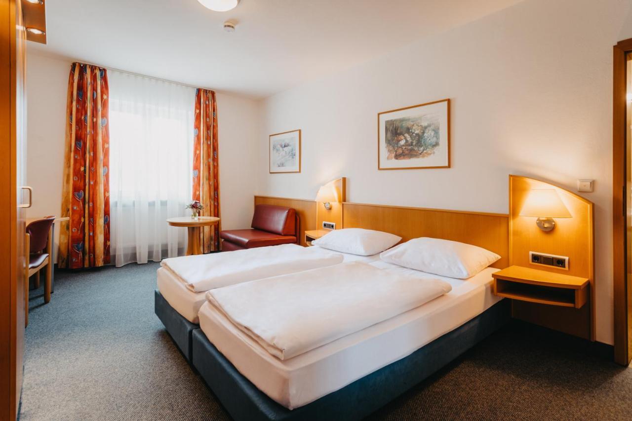 Hirschenwirt Hotel ไอชเตทท์ ภายนอก รูปภาพ