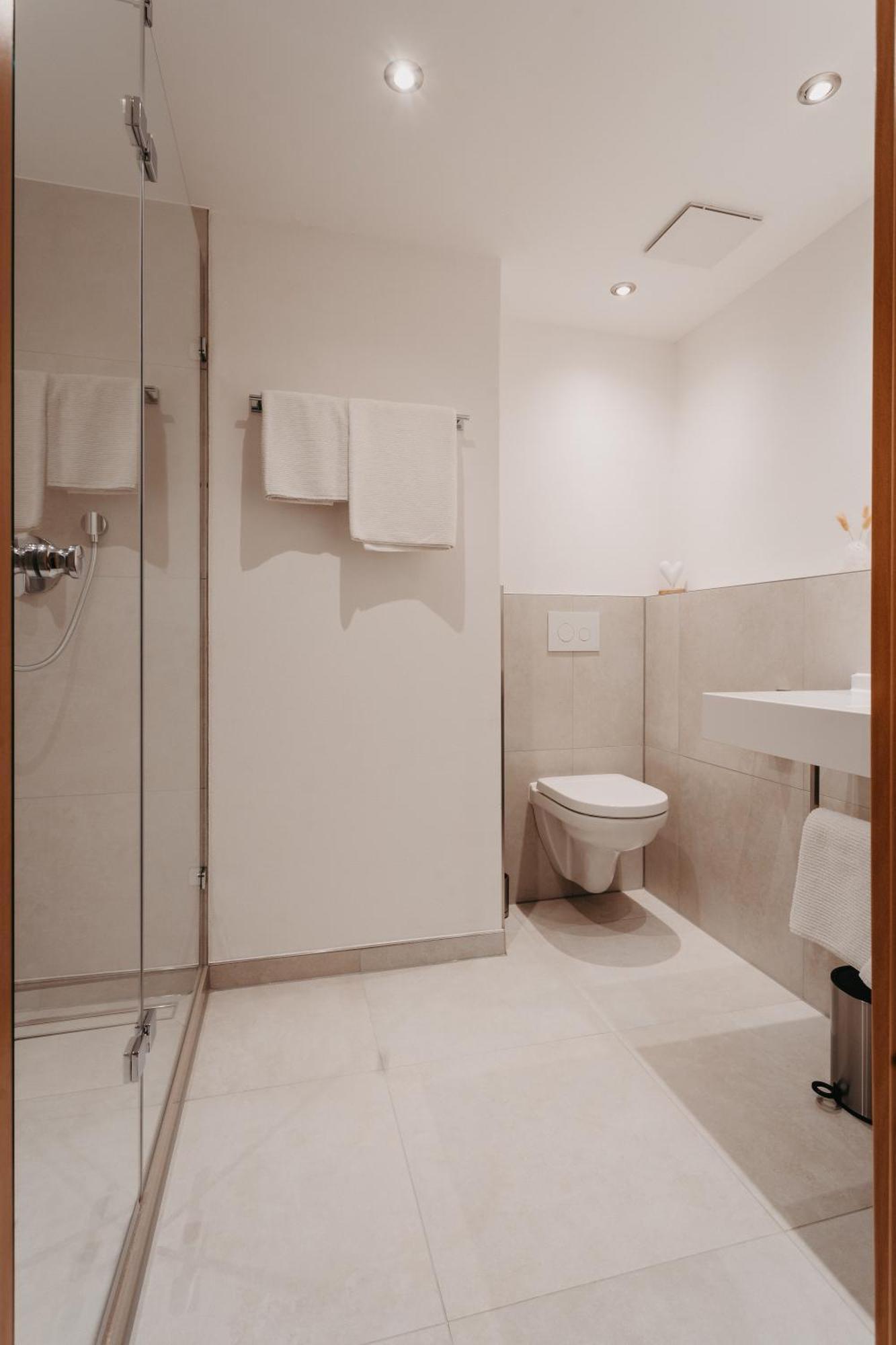Hirschenwirt Hotel ไอชเตทท์ ภายนอก รูปภาพ