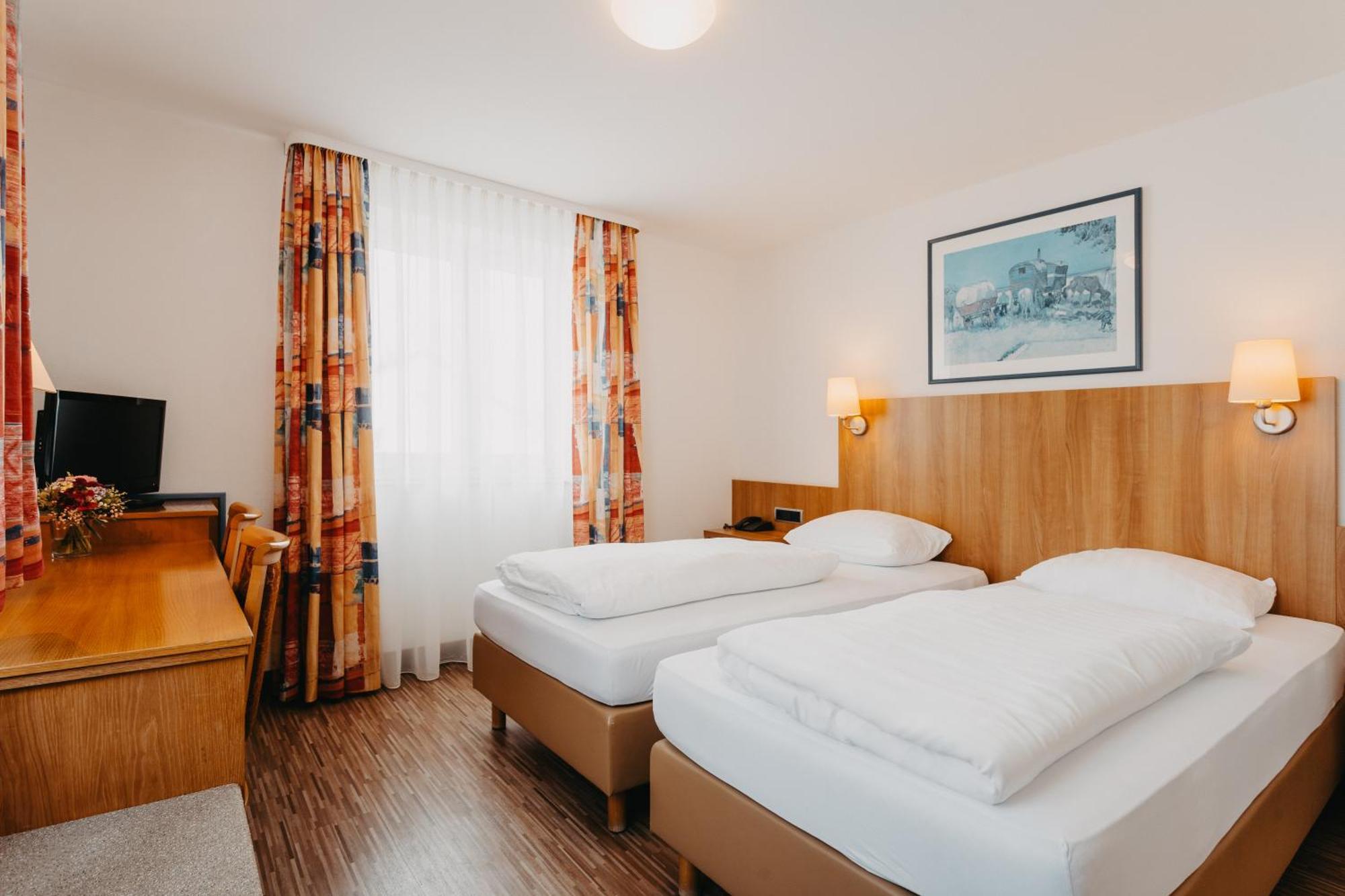 Hirschenwirt Hotel ไอชเตทท์ ภายนอก รูปภาพ