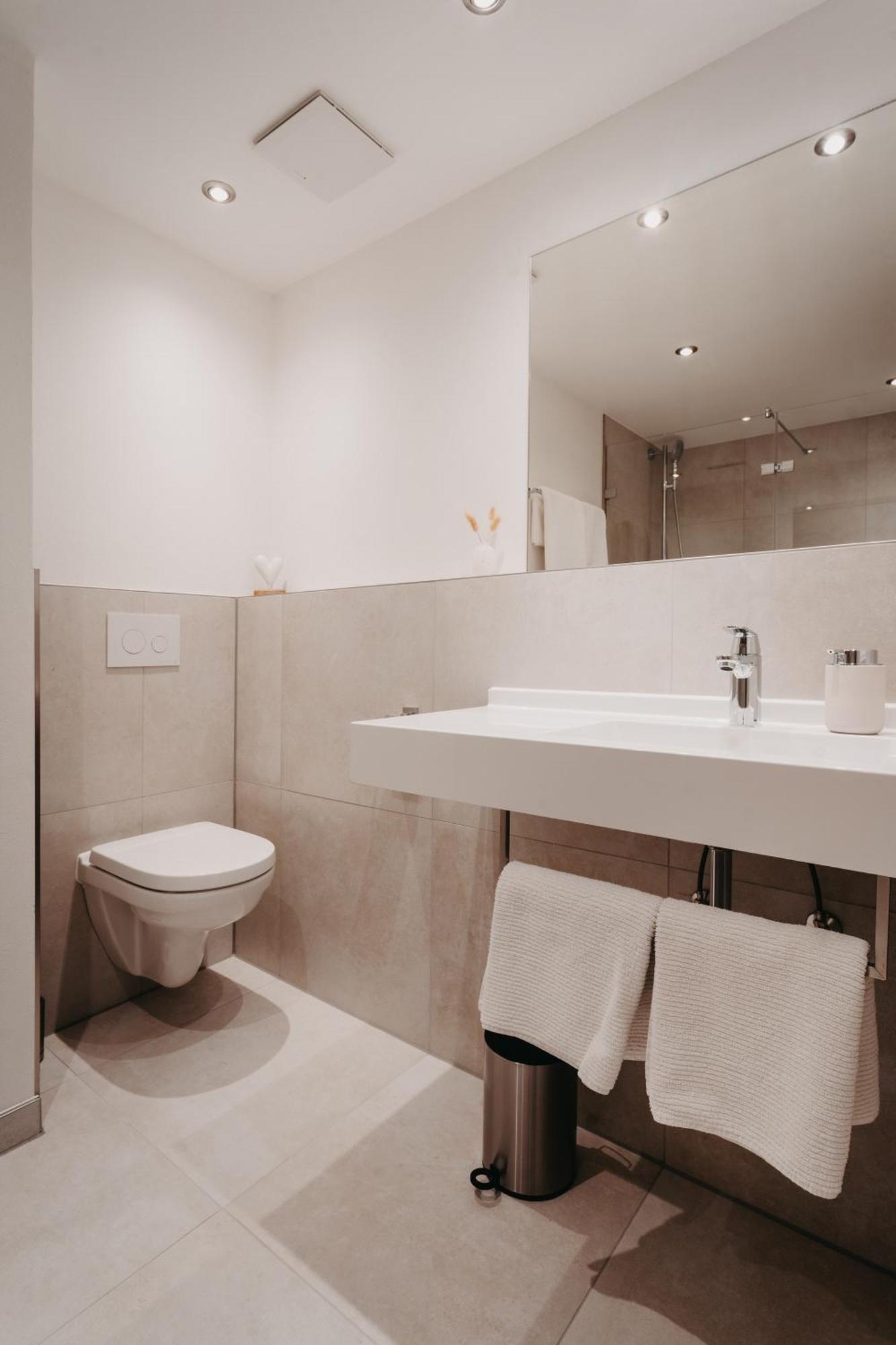 Hirschenwirt Hotel ไอชเตทท์ ภายนอก รูปภาพ