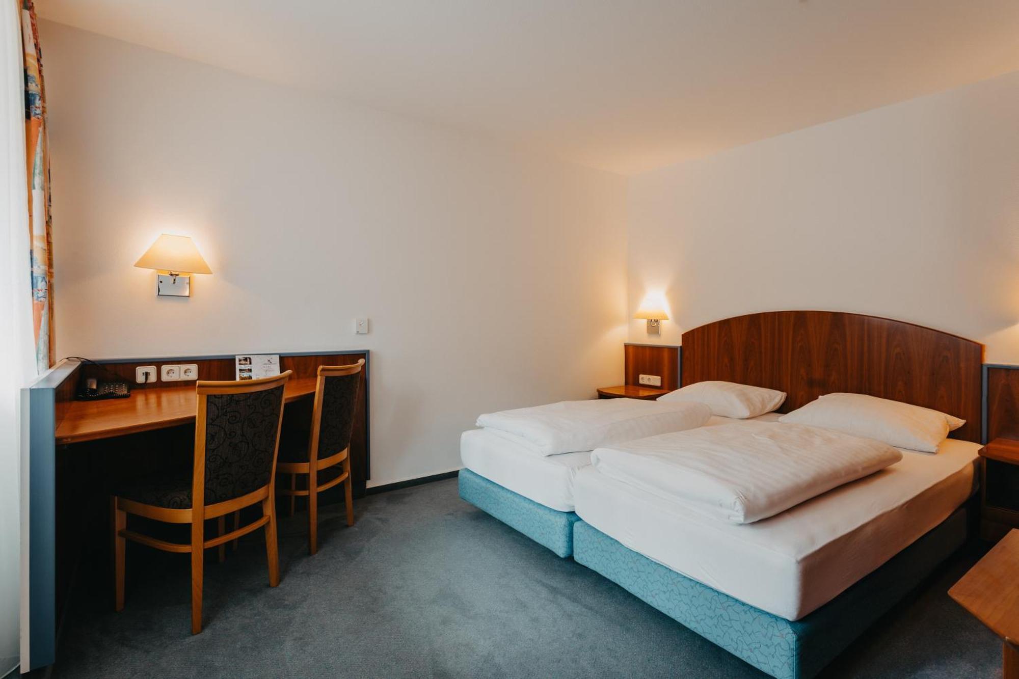 Hirschenwirt Hotel ไอชเตทท์ ภายนอก รูปภาพ